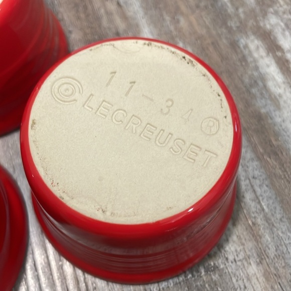 Le Creuset stackable red ramekins set of 3 - Picture 5 of 8